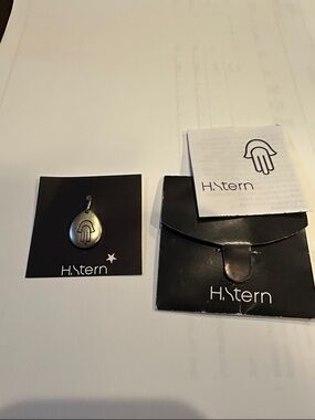 H.Stern Silver Hamsa Charm Pendant - Silver